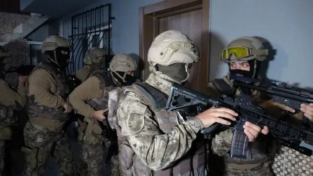 Siber Dolandırıcılara Şok Operasyon! 5 Milyar TL'ye El Konuldu!