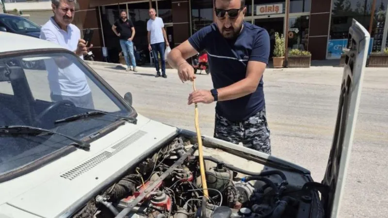 Yılan Kabusu! Otomobil Motorundan Çıkan Sürüngen Şoku