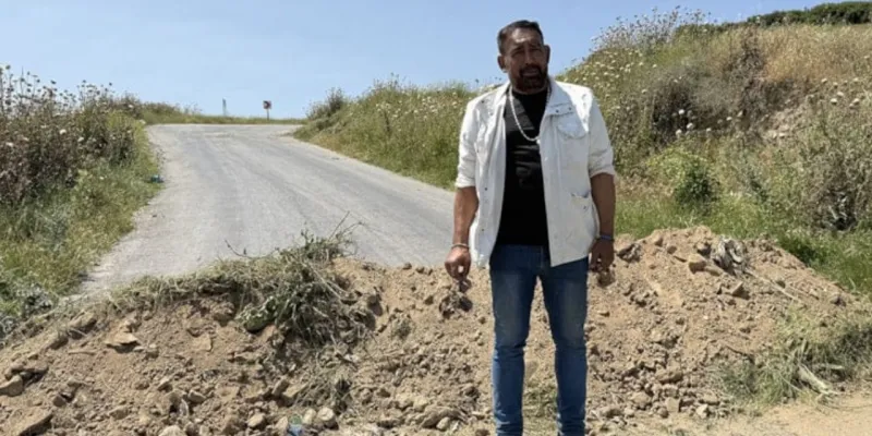 İzmir'de Şok! "Arazimden İzinsiz Geçiliyor" Deyip Yolu Kapattı!