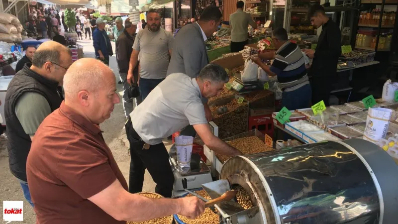 Arefe Günü Tokat’ta Çarşı Bereketi: Meydan Çarşısında Yoğunluk