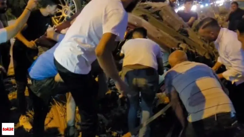 Aşırı Hız Felaketi Getirdi: Araç Hurdaya Döndü, Sürücü Sıkıştı
