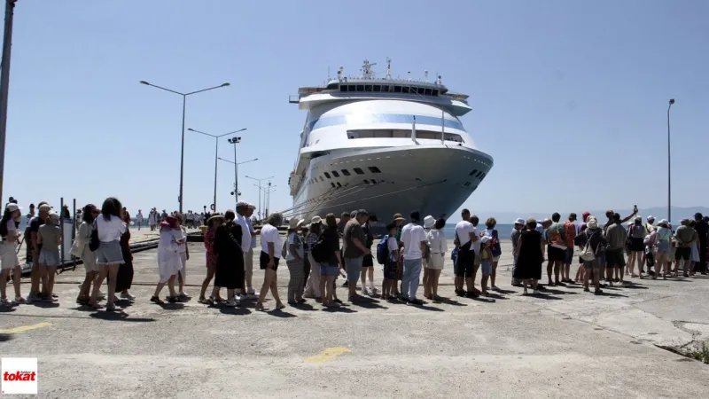 "Astoria Grande" Kruvaziyeri Sinop’a Demirledi, Tokat Rotanın Dışında Kaldı!