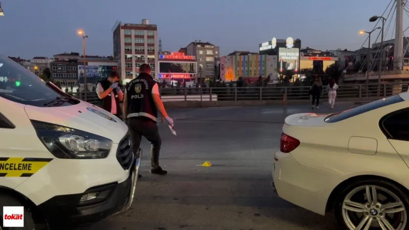 AVM Önünde Silahlı Saldırı: Saldırgan Aranıyor