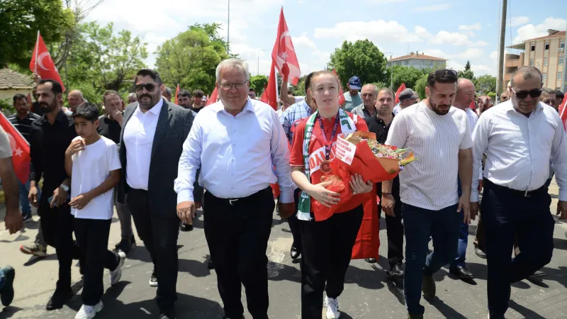 Milli Güreşçi Eylem Engin'den Altın Zafer! Memleketi Salladı!