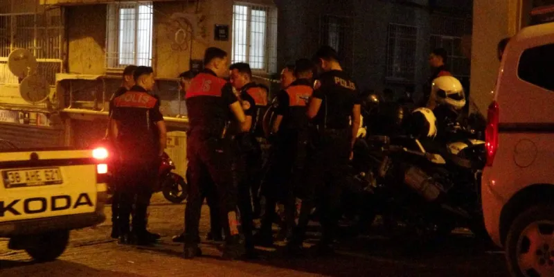 İzmir'de Şok Ölüm! Ömer K.'ya Ne Oldu? Eşi Gözaltında!