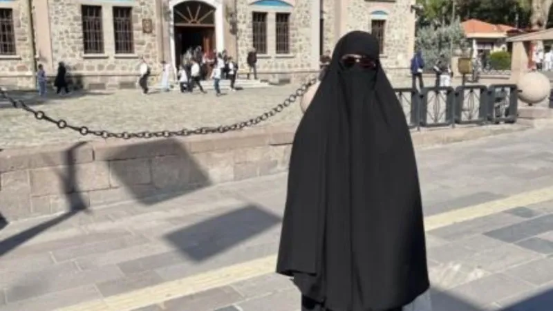 Çarşaflı Erkek Metrosu Ankara'yı Karıştırdı! Şoke Eden Görüntüler!
