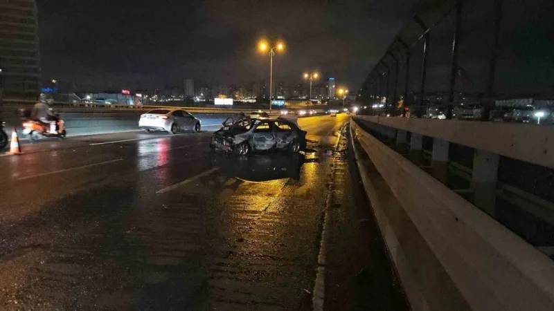 Bayrampaşa'da Feci Kaza! Yayayı Kurtarmak İsterken Alev Topuna Döndü