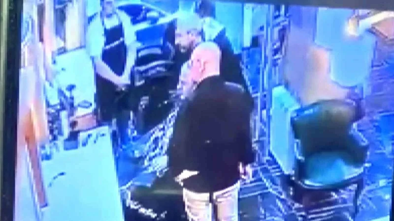 Berberde Kanlı Hesaplaşma: Ağabey, Kardeşini Tıraş Olurken Öldürdü!