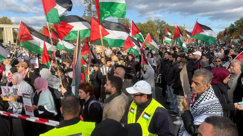 Berlin’de 16 Bin Kişilik “Gazze İçin Birlik” Gösterisi: Polis 10 Yaşındaki Çocuğu Gözaltına Aldı
