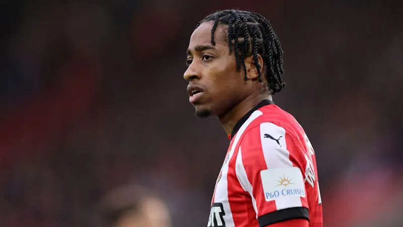 Beşiktaş'tan Bomba Transfer! Kyle Walker-Peters Kartal Oluyor!