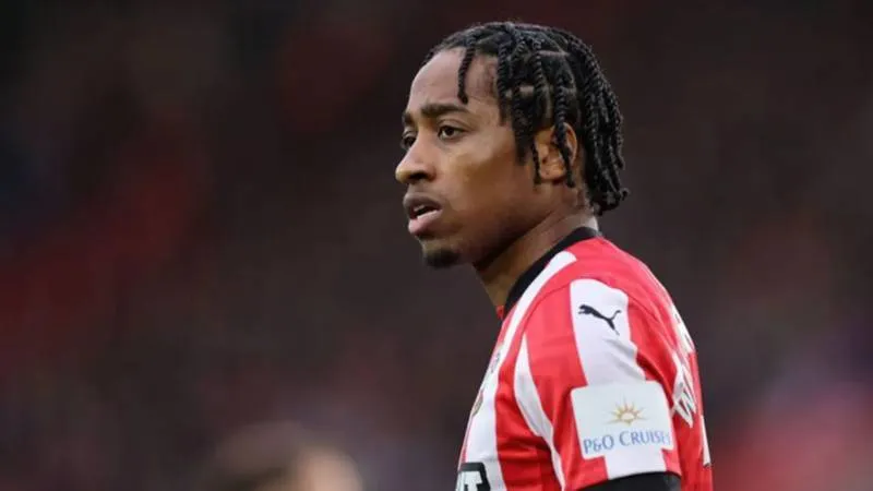 Beşiktaş'ın Gözdesi Kyle Walker-Peters'tan Şok Karar!