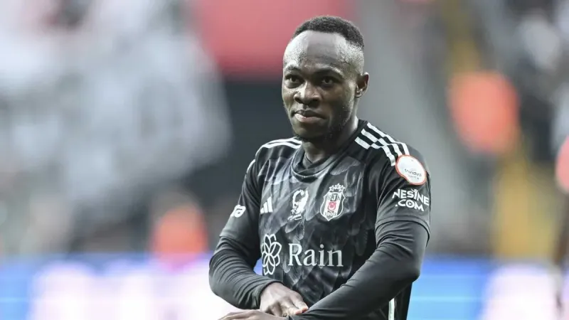 Beşiktaş'ta ilk ayrılık! Bonservisi alındı