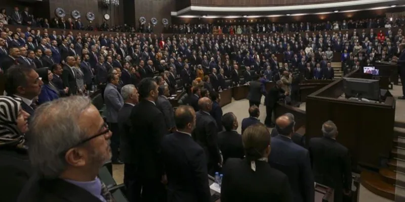 AKP'li Vekiller ŞOKTA! Oylar Yarıya mı Düşecek?