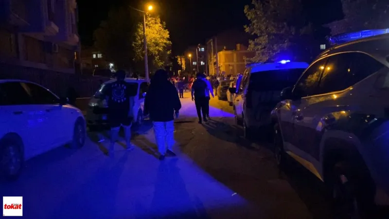 Çocukların Kavgası Mahalleyi Karıştırdı: Sopa ve Yumruklu Kavgada Yaralılar Var...