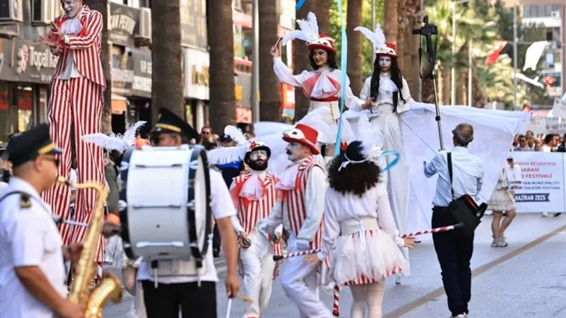 Denizli Tiyatro Festivali ile Coştu! Kaçırmayın!