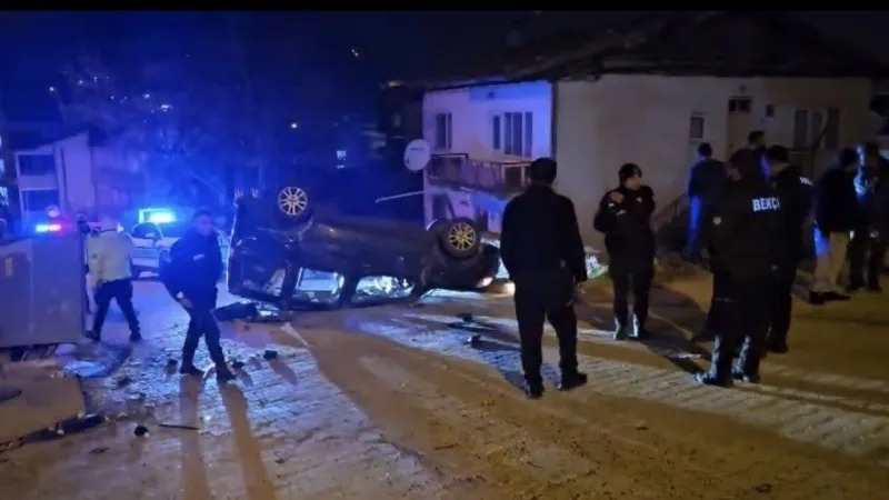 Direksiyon hakimiyetini kaybeden sürücü faciadan döndü: Araç takla attı