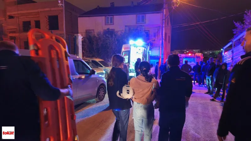 Düğün hazırlığı faciaya dönüştü: Kerpiç evin tavanı çöktü, 6 yaralı