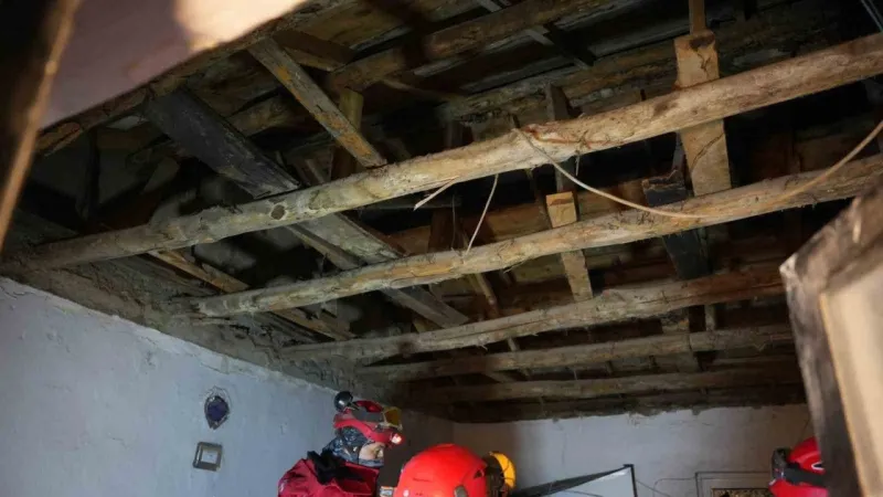 Denizli'de Düğün Faciası: Kerpiç Ev Çöktü! 6 Yaralı