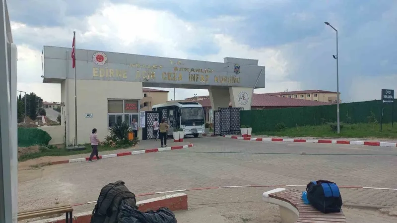 Edirne’de Bayram Sevinci: Cezaevi Tahliyeleri Başladı
