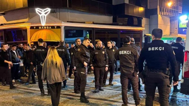 İzmit'te Gece Yarısı Dehşeti: Eğlence Mekanında Silahlar Konuştu!
