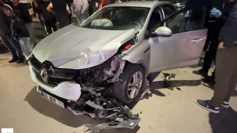 Erbaa Stadyum Kavşağı’nda Gece Saatlerinde Kaza: 3 Kişi Yaralandı