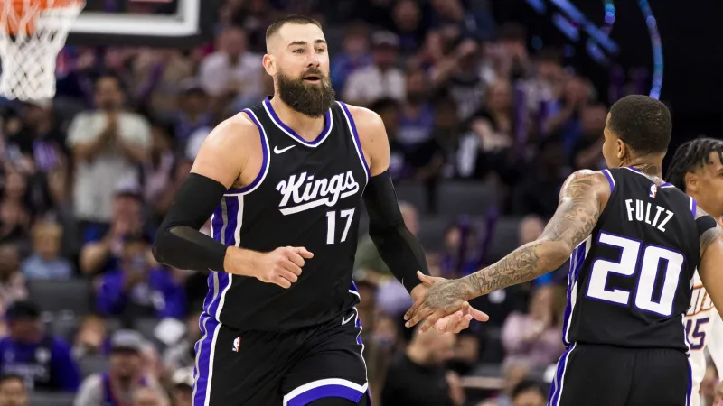 Fenerbahçe ile Panathinaikos Valanciunas için yarışıyor