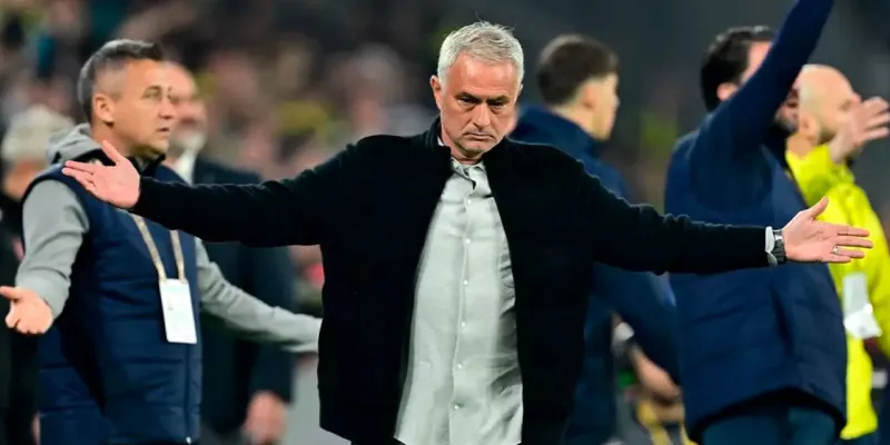 Fenerbahçe'de Jose Mourinho'nun yerine gelecek isim belli oldu
