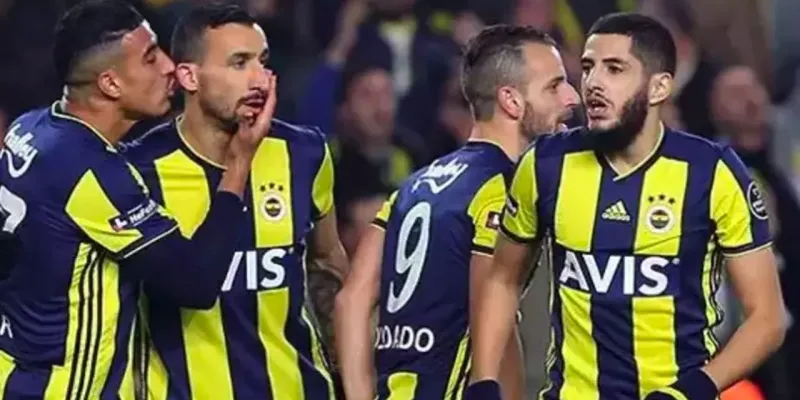 Benzia'dan Şok Sözler: Fenerbahçe'de Oyunculara Hayvan Gibi Mi Davranılıyor?