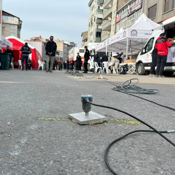 Gebze'de Şok! 21 Bina Tahliye Edildi! Georadar Devrede!