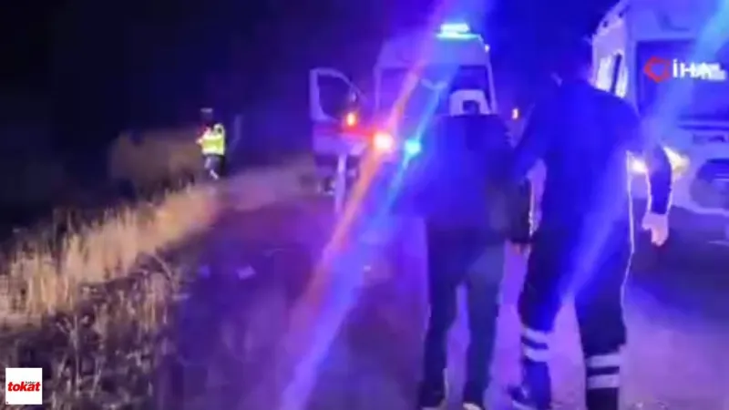 Gece vardiyasından dönen işçileri taşıyan otobüs devrildi: 17 yaralı