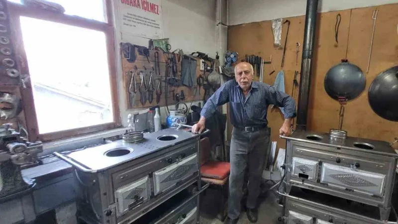 Gelenek Yaşıyor: 68 Yaşındaki Usta 55 Yıldır Sobalarla Hayat Isıtıyor