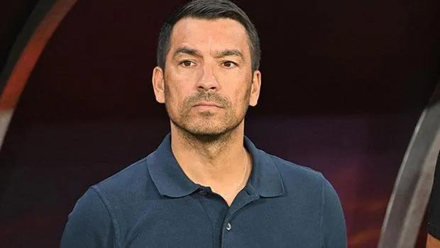 Van Bronckhorst Liverpool'a mı Gidiyor? İşte Şok İddia!