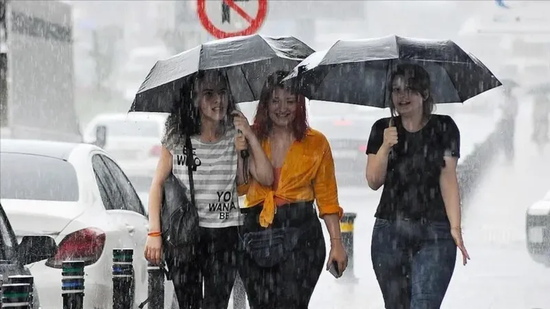 Hafta sonu plan yapanlar dikkat! Sağanak ve fırtına geliyor