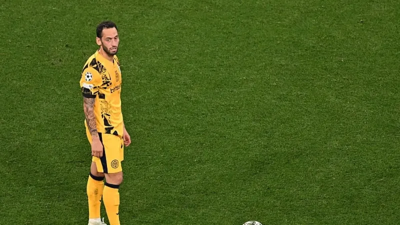 Hakan Çalhanoğlu Galatasaray'a mı? İşte Şok Bonservis Bedeli!