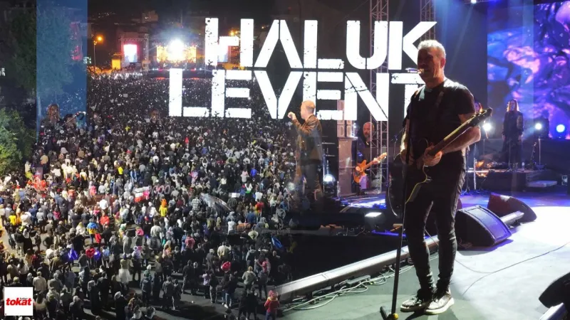 Haluk Levent Zile'yi Coşturdu! On Binler Meydanı Doldurdu