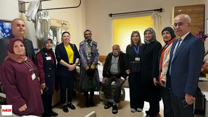 Şehit Babasına Vefa Ziyareti! Vali Eşinden Duygulandıran Anlamlı Ziyaret