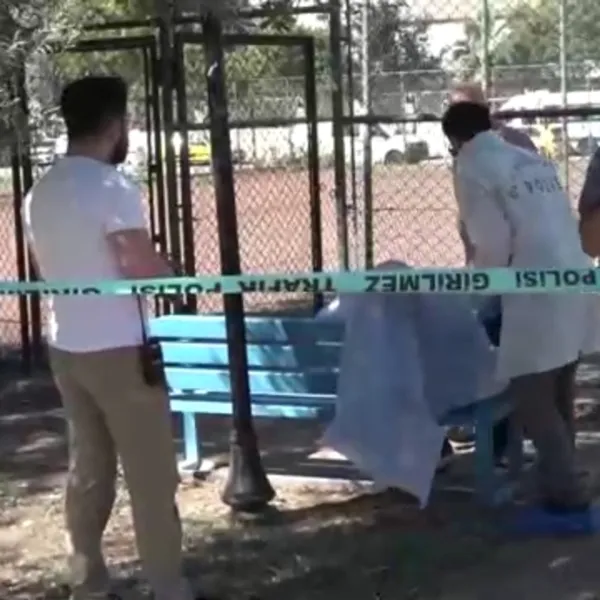 Antalya'da Şok Ölüm! Hastaneden Döndü, Parkta Can Verdi
