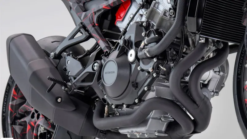 Honda Yeni Canavarını 2027'de Çıkaracak 1200 cc Gücünde 3 Silindirli Motoru Var