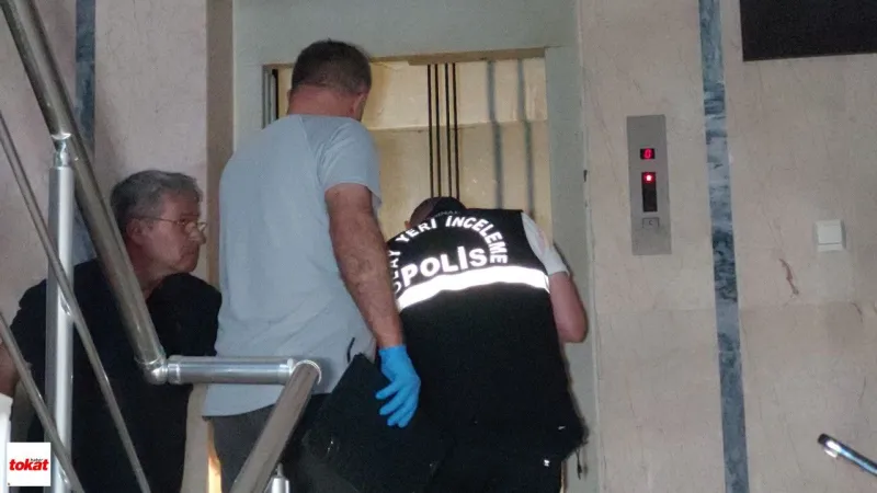 İçinde 5 Kişinin Bulunduğu Asansör 4. Kattan Zemine Düştü