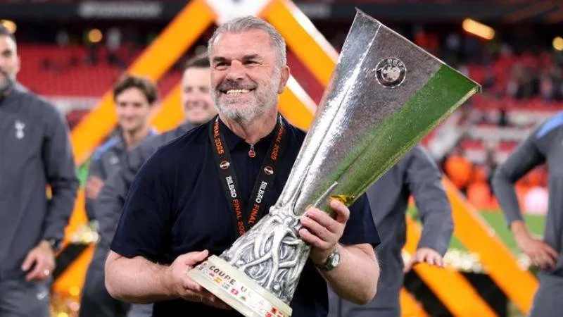 Tottenham'ın Kahramanı Postecoglou! 17 Yıl Sonra Gelen Kupa!