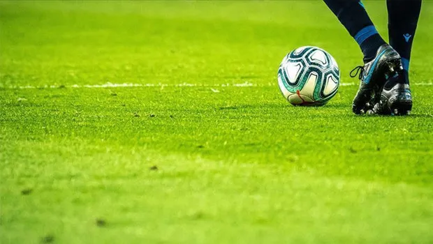 Almanya'da Irkçılık Skandalı! Futbol Sahası Terk Edildi!