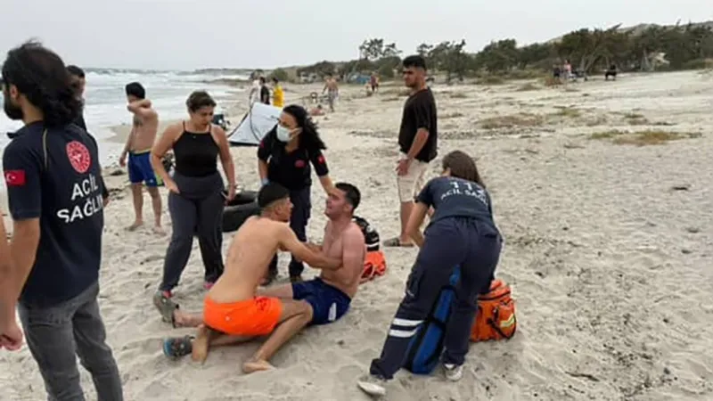 Çeşme'de Deniz Faciası! Genç Boğuldu, Arkadaşları Şoke Oldu