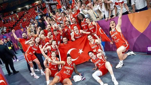 EuroBasket'te Rekor! Türkiye Yunanistan'ı Yendi, Tarih Yazdı!