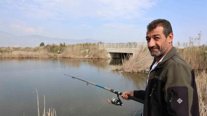 Menderes Deltası, stres atmak isteyenlerin akınına uğruyor