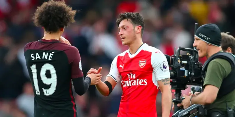 Mesut Özil'den Leroy Sane yalanlaması