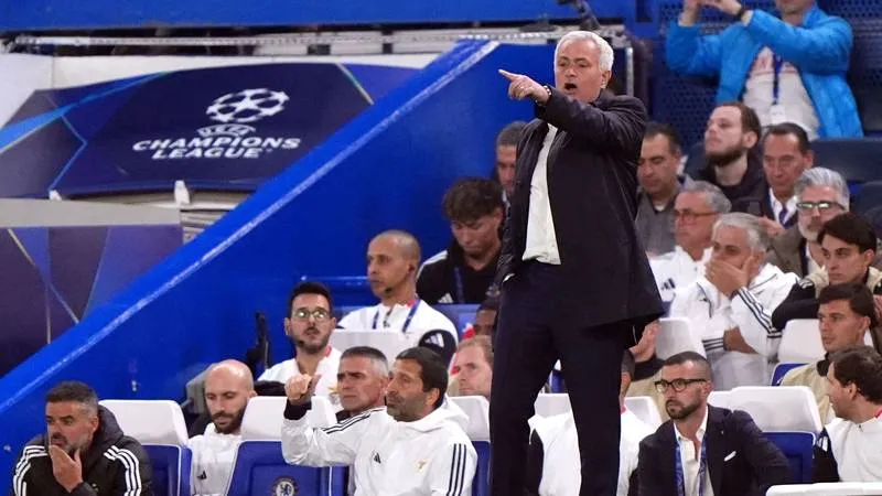 Mourinho'nun Kabusu! Chelsea, Benfica'yı Yıktı!