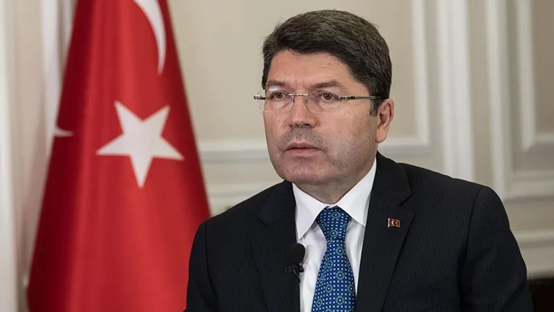 Özgür Özel'e Saldırı! Adalet Bakanı Tunç'tan Şok Açıklama!