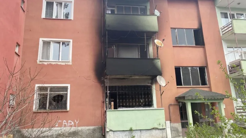 Çorum'da ev yangını faciası: 19 yaşındaki genç hayatını kaybetti, 2 tutuklama