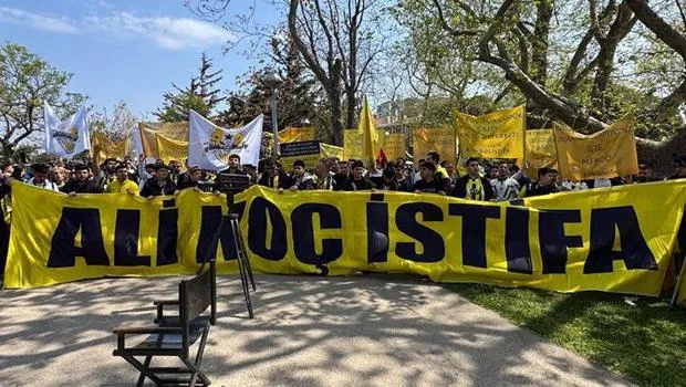 Fenerbahçe'de Deprem! Ali Koç İstifa Sesleri Yükseliyor!