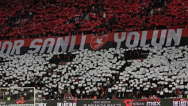 Galatasaray Şampiyonluğu Samsunspor'u Uçurdu! Avrupa Bileti Kesildi!
